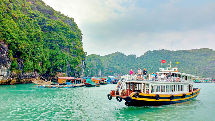 Vịnh Hạ Long là một điểm đến được du khách nước ngoài yêu thích tại Việt Nam. Nguồn: Pexels